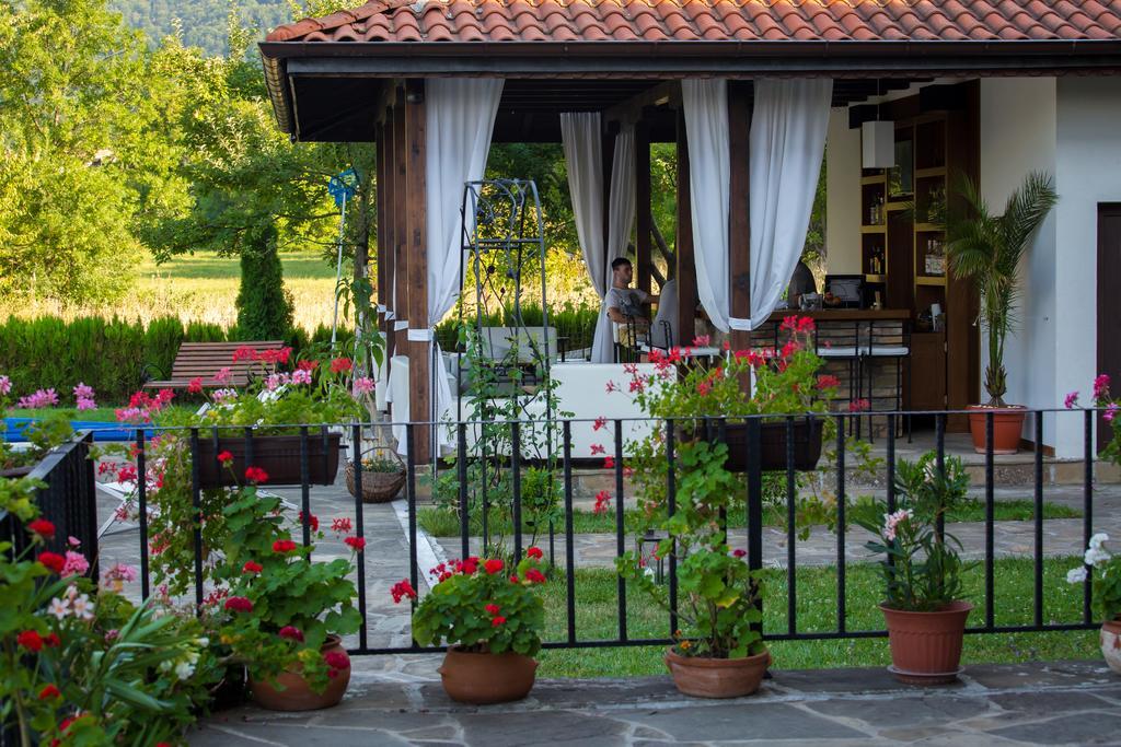 Family Hotel Strannopriemnitza Oreşak Exterior foto